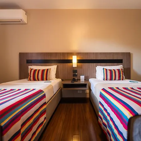 Hotel Deville Express Guaira Exterior photo