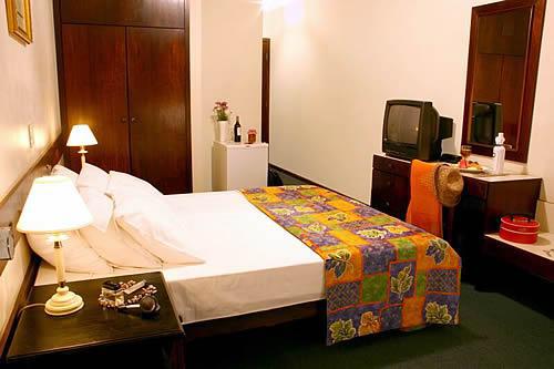 Hotel Deville Express Guaira (Parana)