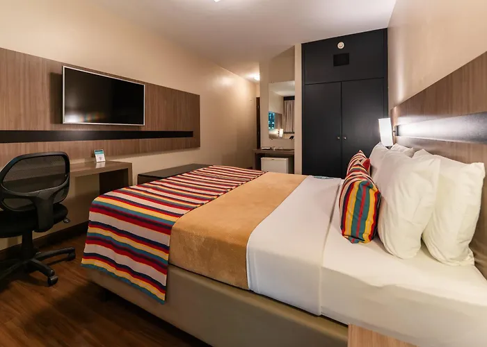 Hotel Deville Express Guaira